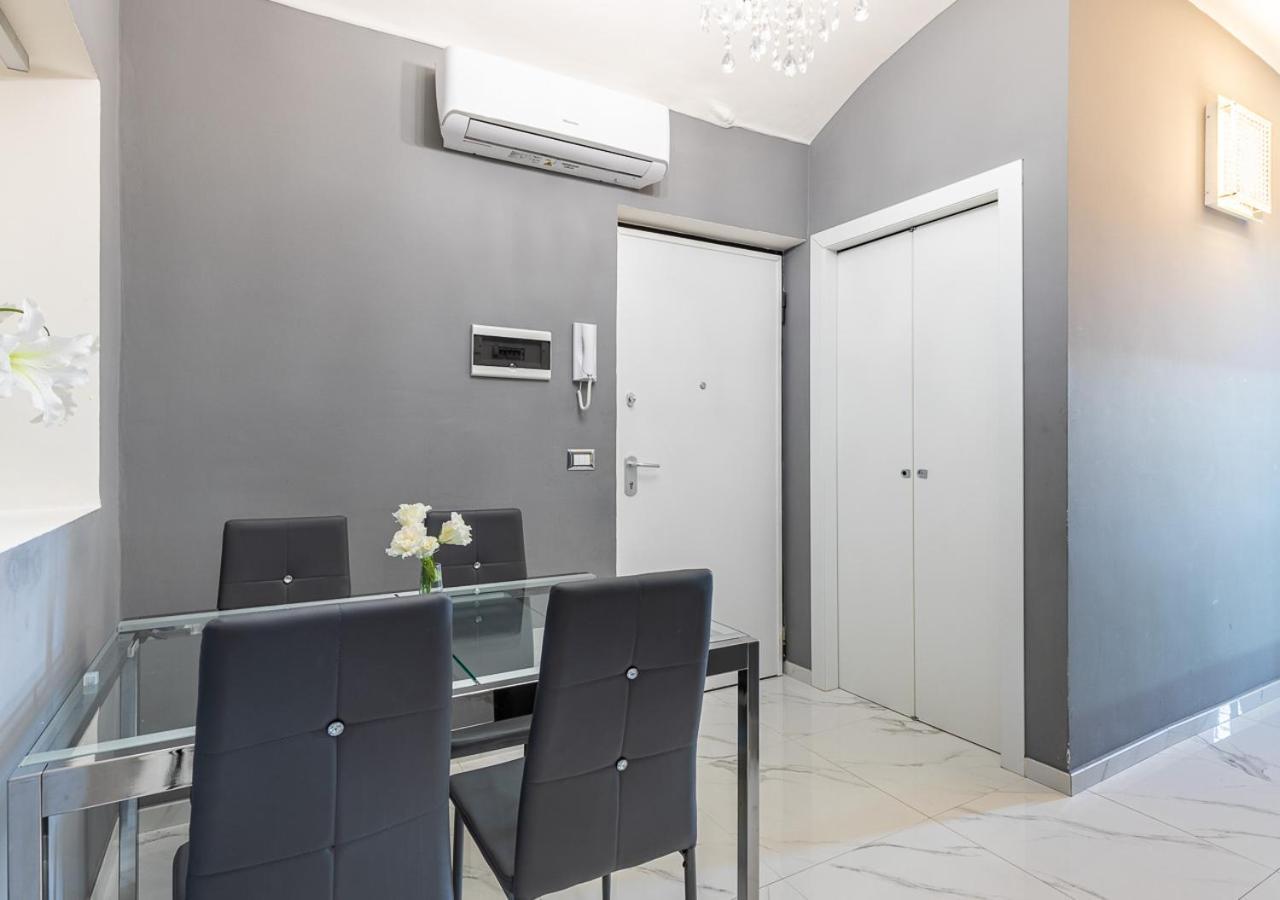 Elegant Suite - In Centro Portanuova Торино Екстериор снимка