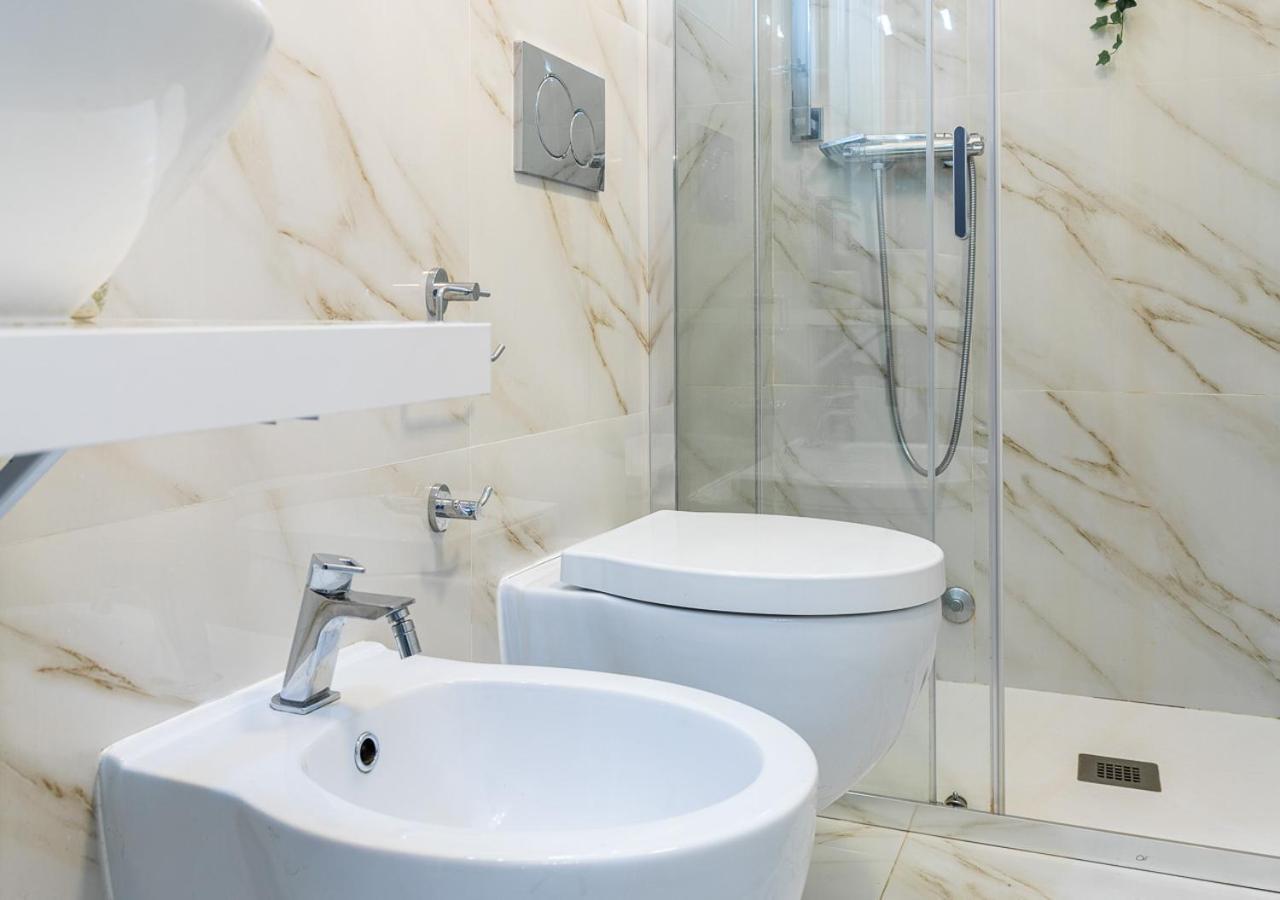 Elegant Suite - In Centro Portanuova Торино Екстериор снимка