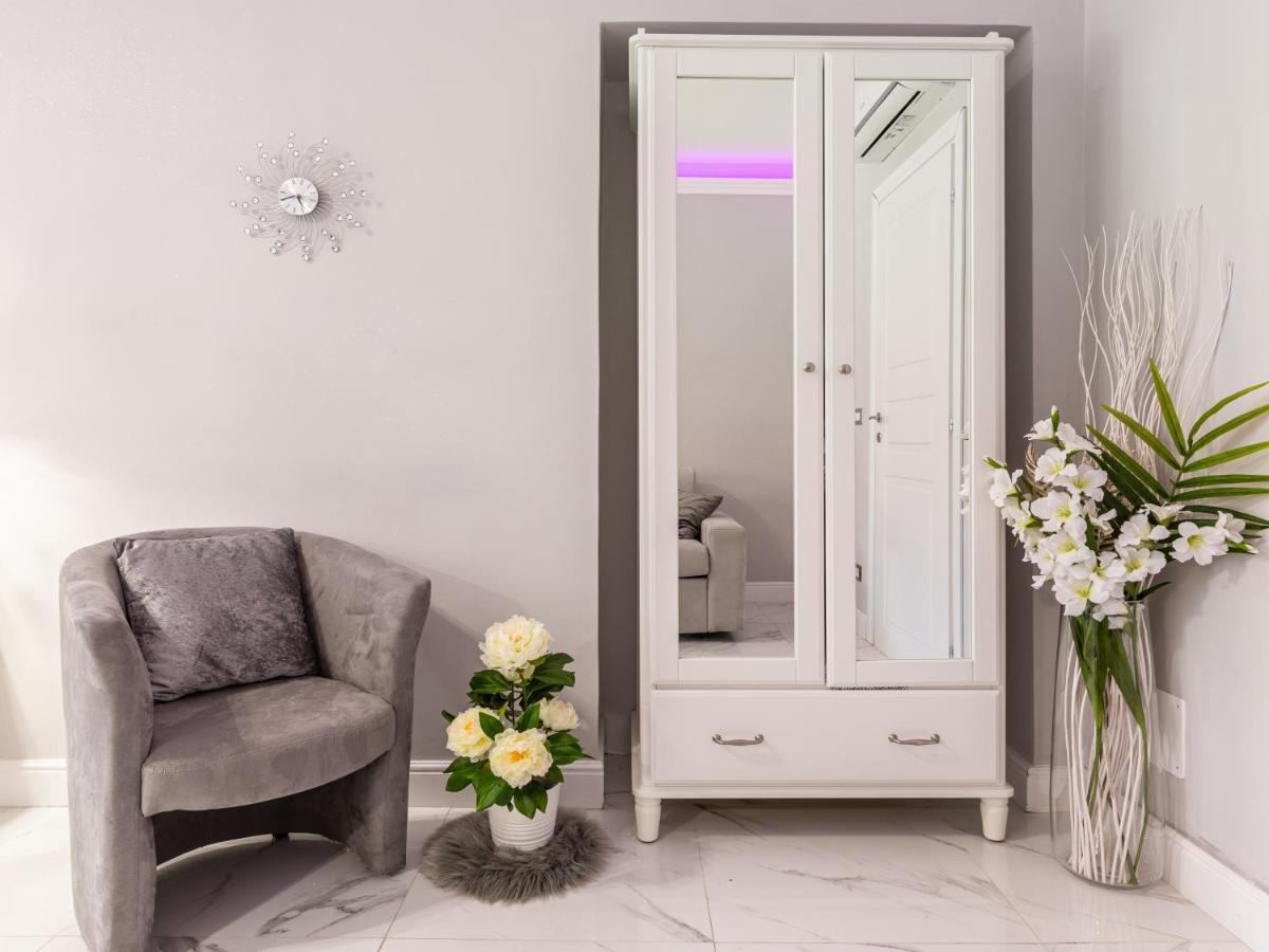 Elegant Suite - In Centro Portanuova Торино Екстериор снимка