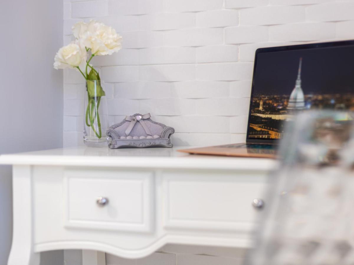Elegant Suite - In Centro Portanuova Торино Екстериор снимка